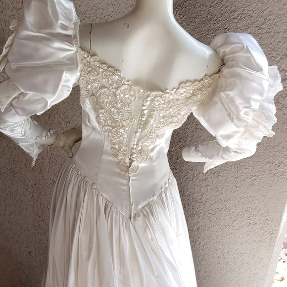 VINTAGE  18TH CENTURY ROCOCO INSPIRED  WEDDING GOWN - Picture 10 of 16